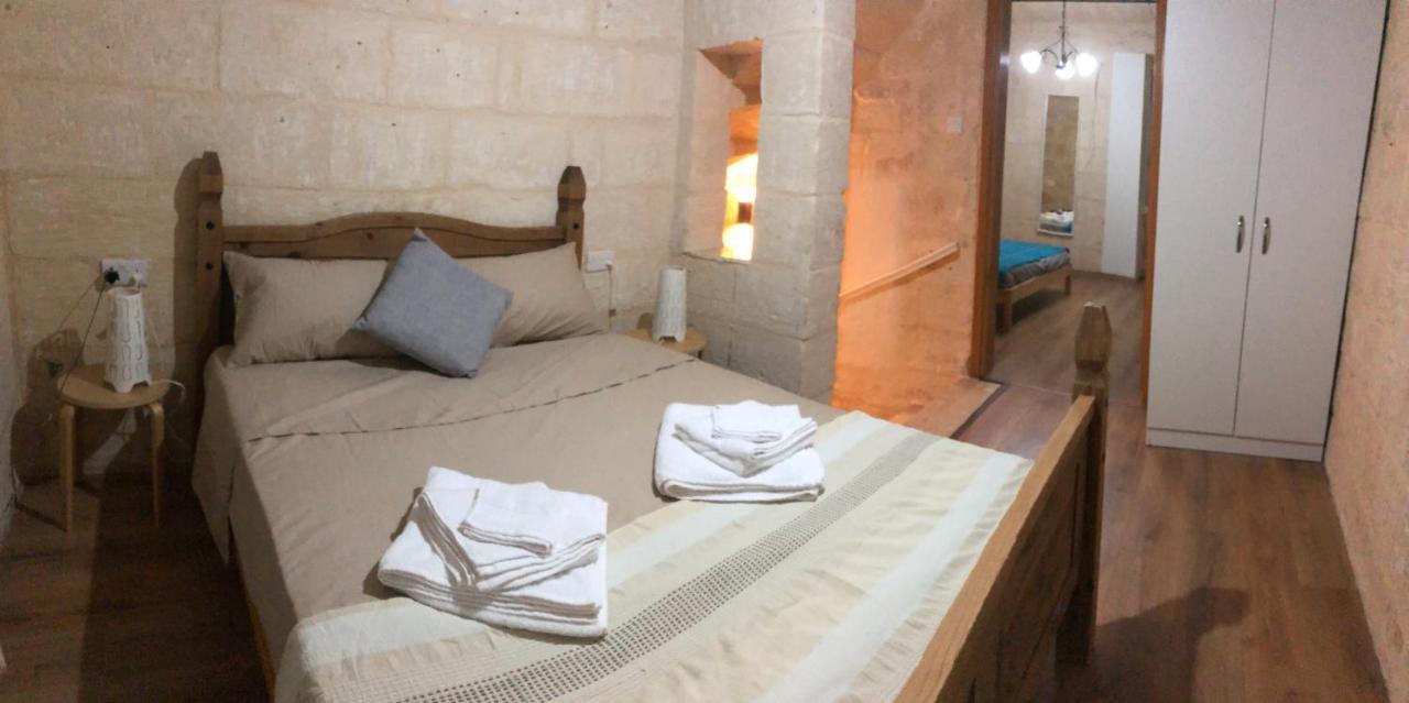 Floriana Cosy Townhouseアパートメント エクステリア 写真