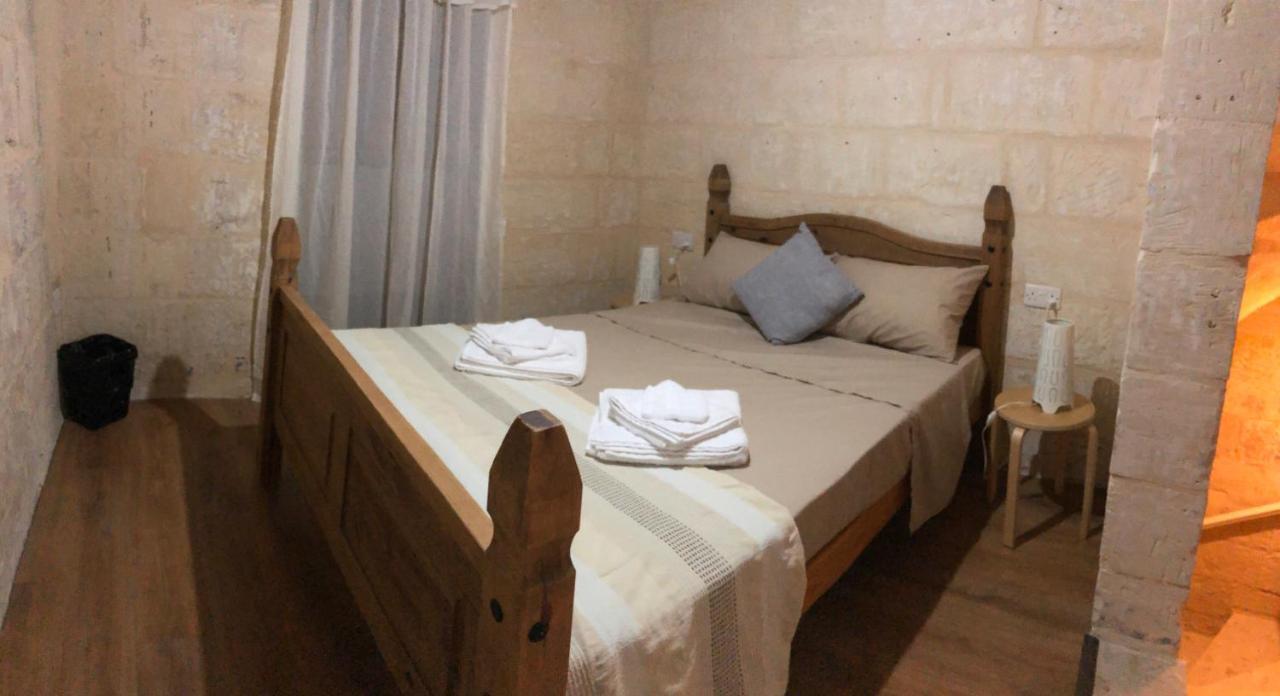 Floriana Cosy Townhouseアパートメント エクステリア 写真