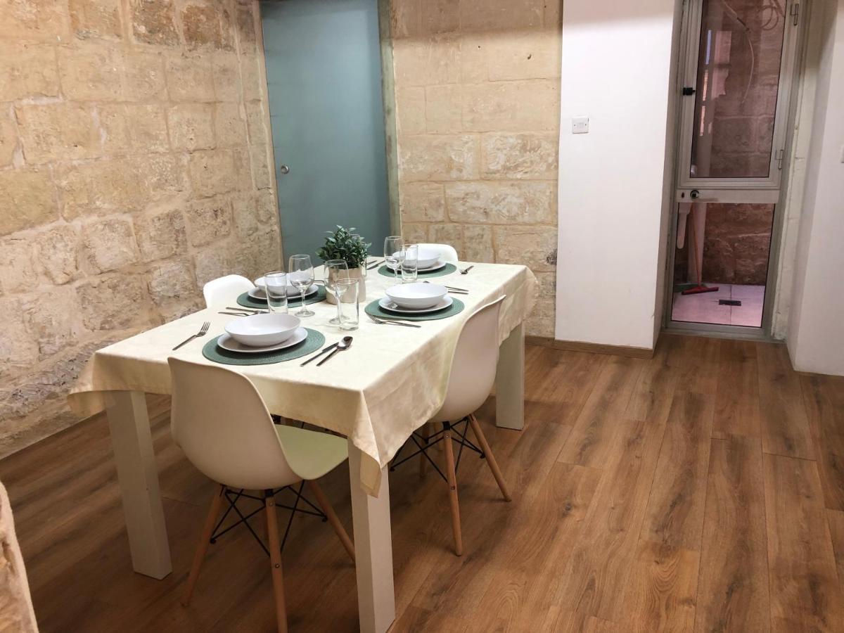 Floriana Cosy Townhouseアパートメント エクステリア 写真
